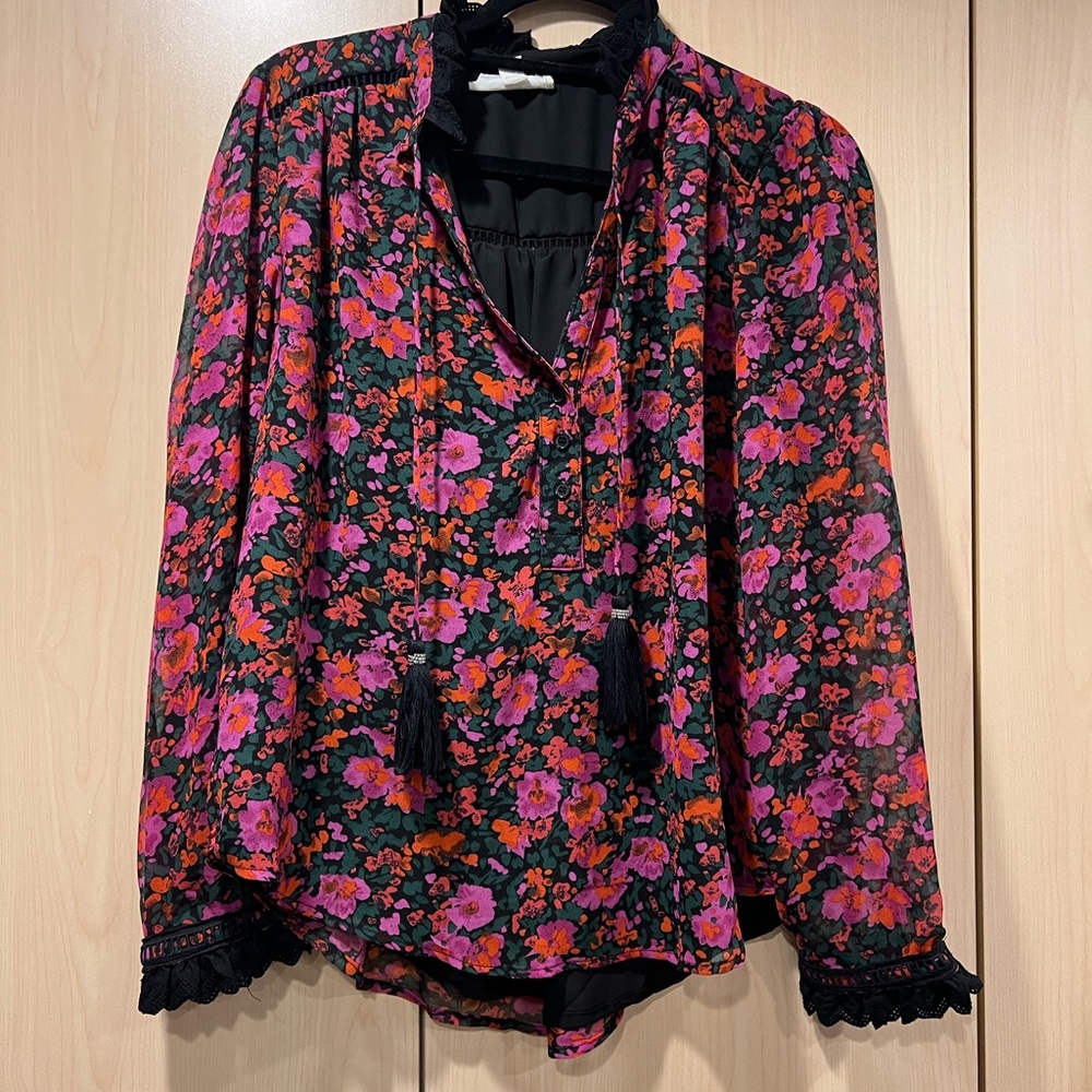 Allison New York Beautiful Top